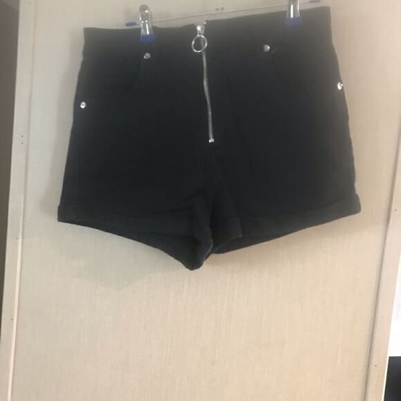 Forever 21 black short shorts size medium two pockets and zipper Women’s - Picture 11 of 14